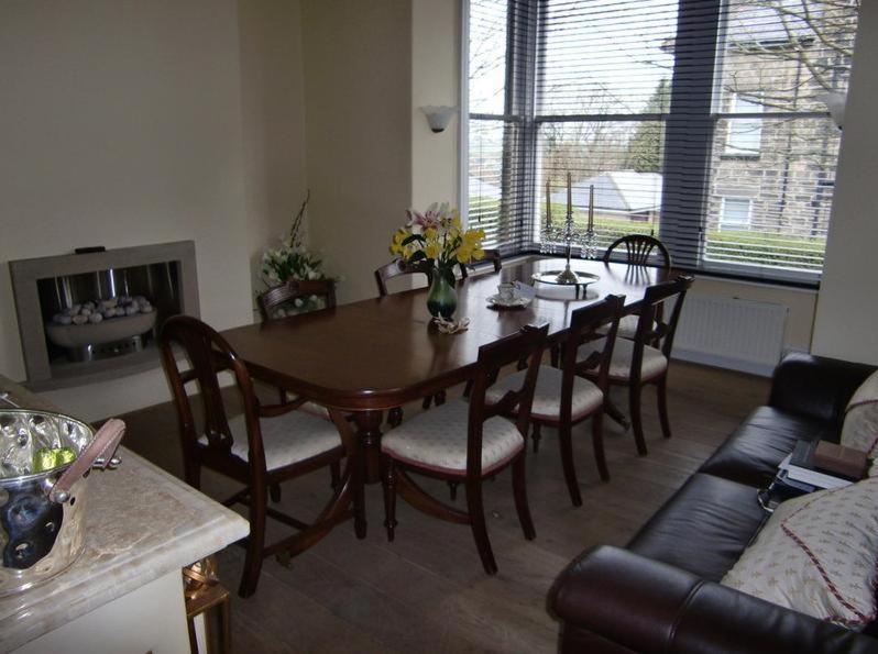 Number27Harrogate Bed & Breakfast Екстериор снимка