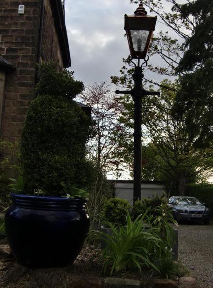 Number27Harrogate Bed & Breakfast Екстериор снимка