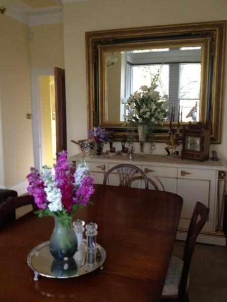 Number27Harrogate Bed & Breakfast Екстериор снимка